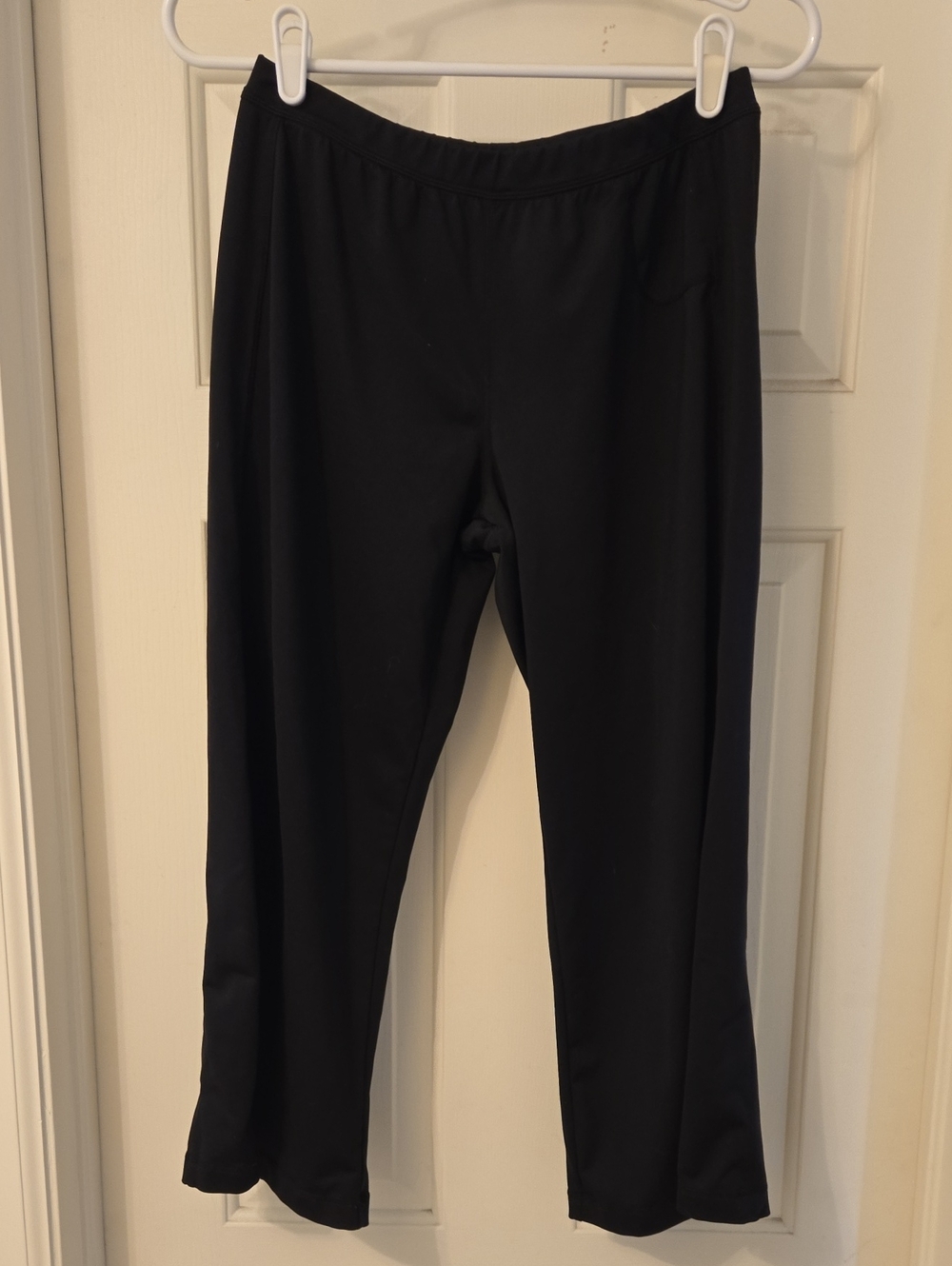 Women's Black Stretchy Pull-On Activewear Capri Pants